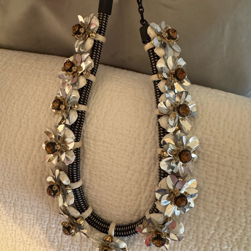 flower necklace